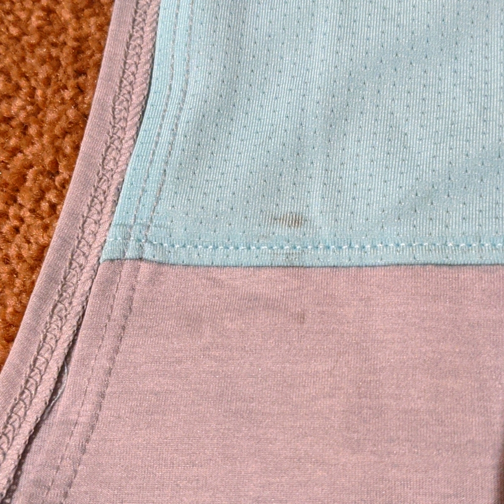 GUC: Under armour girls tank top (m) - Picture 4 of 5